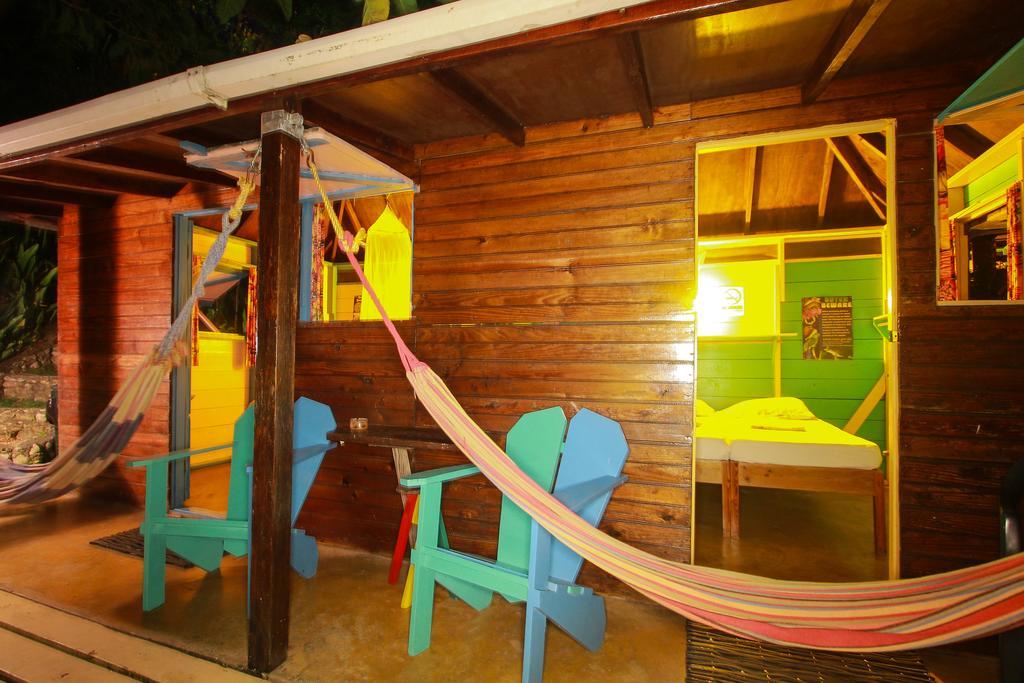 Manchioneal Zion Country Bed & Breakfast エクステリア 写真